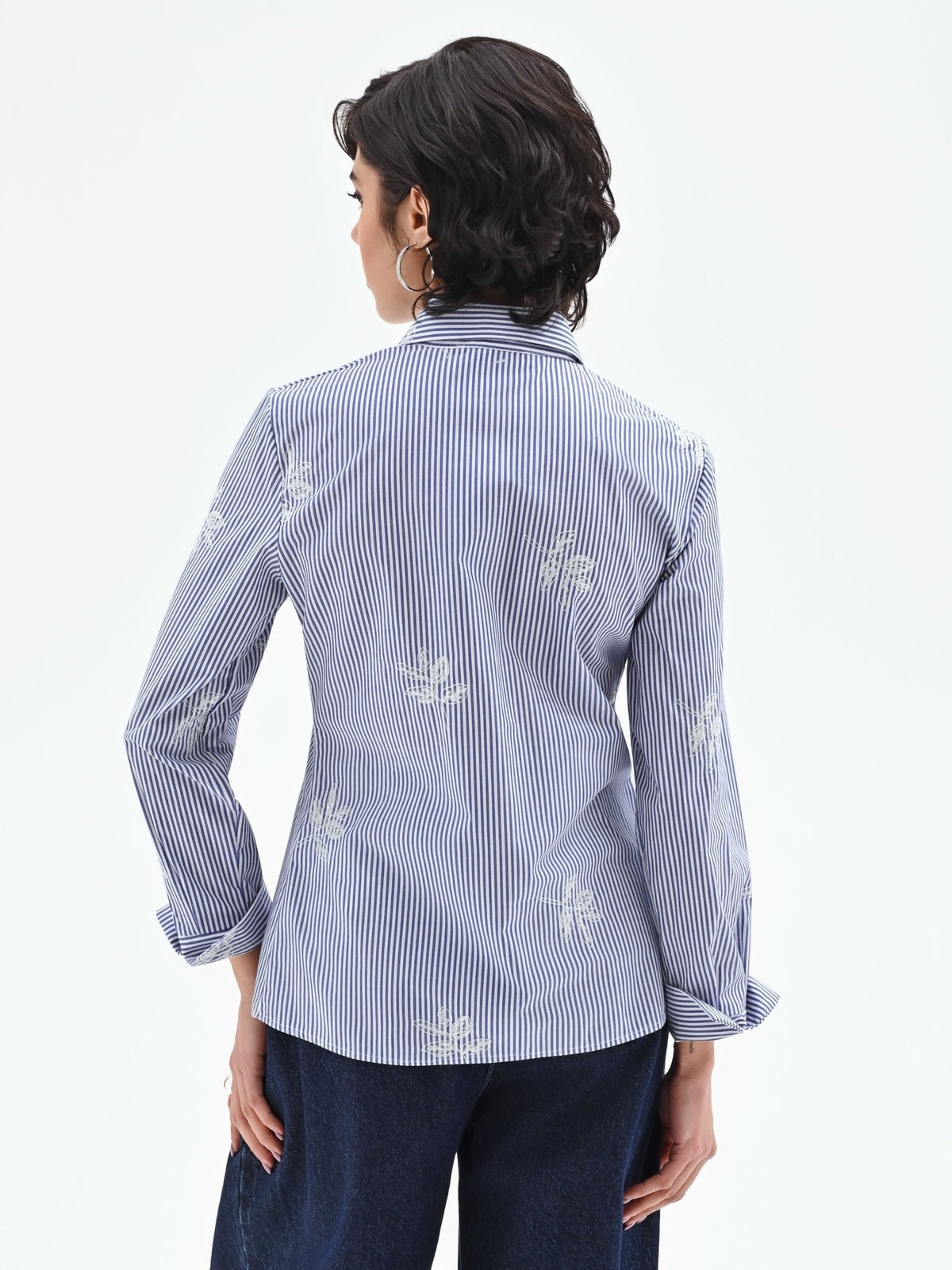 Camicia popeline a righe blu con ricami