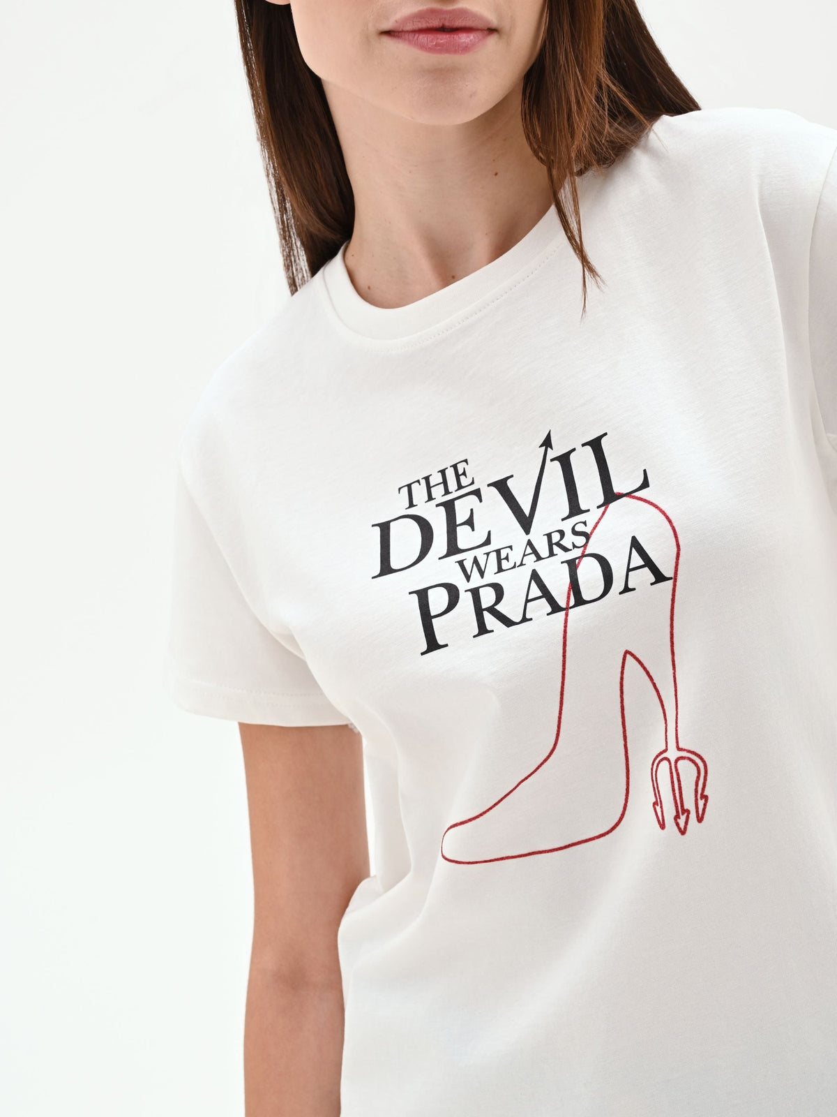 T-shirt bianca con stampa 'The Devil Wears Prada' in cotone