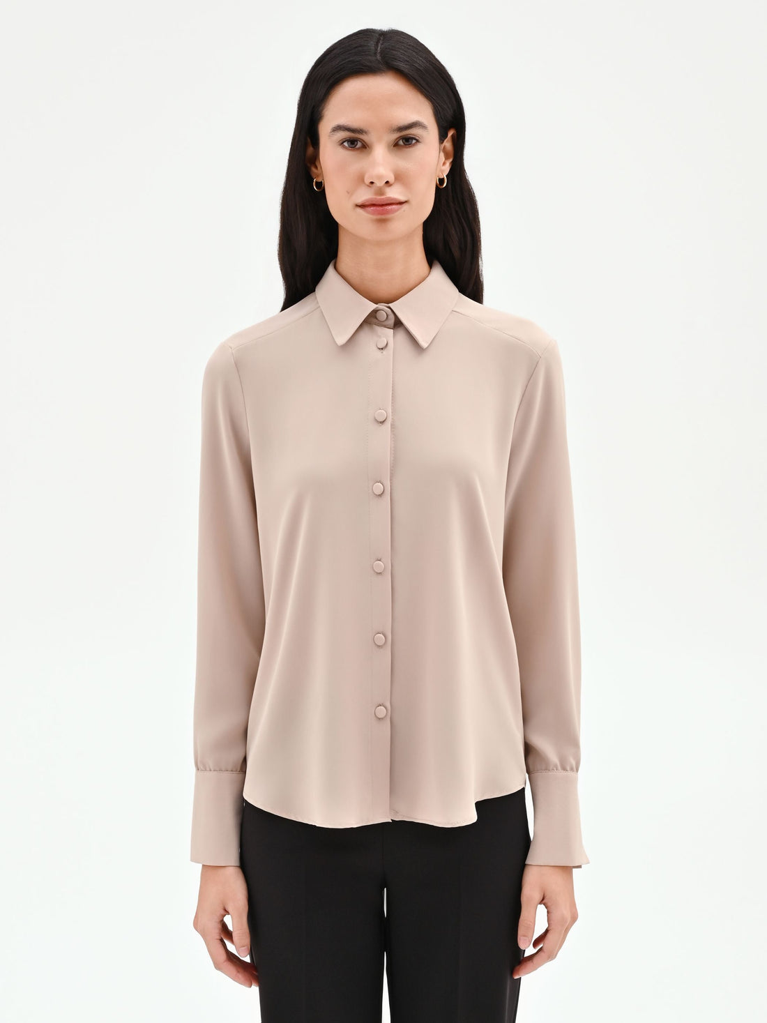 Camicia beige con bottoni ricoperti