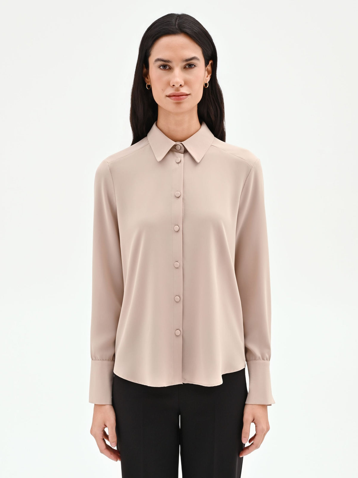 Camicia beige con bottoni ricoperti
