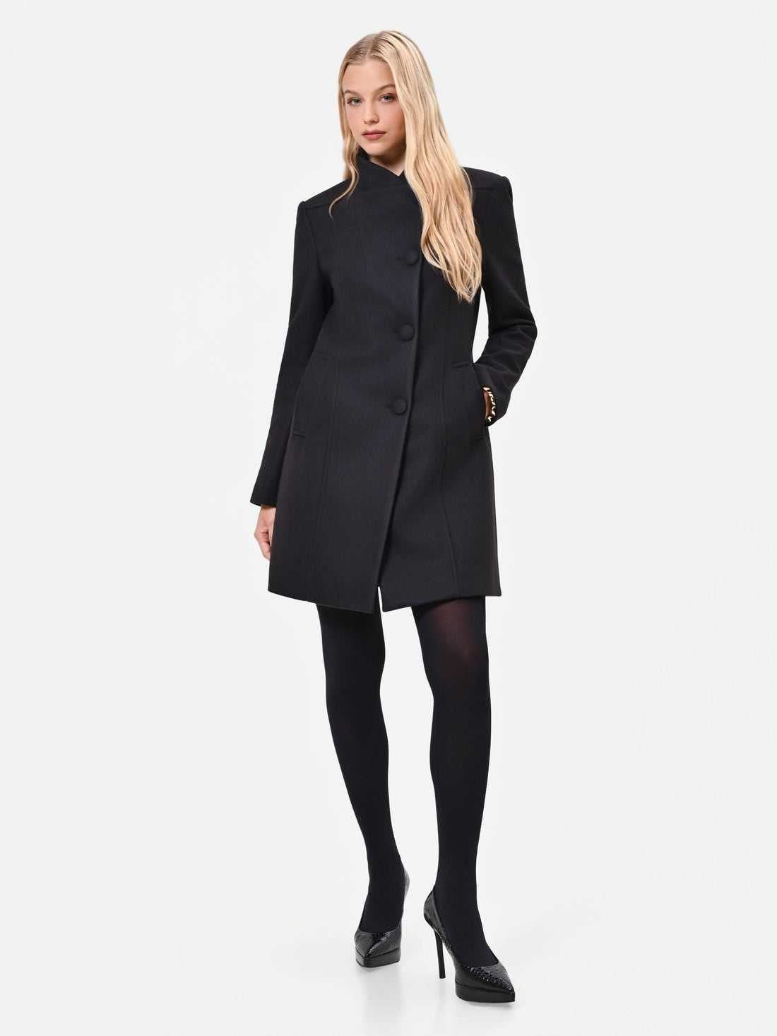 Cappotto in velour nero con collo in piedi