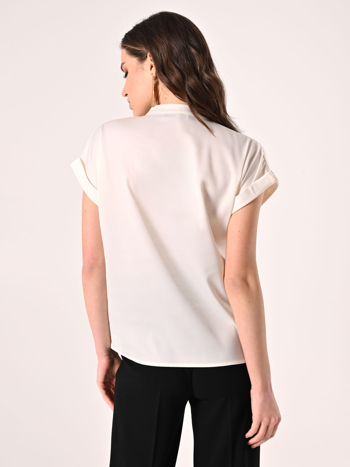 Blusa con Collo alla Coreana Bianca