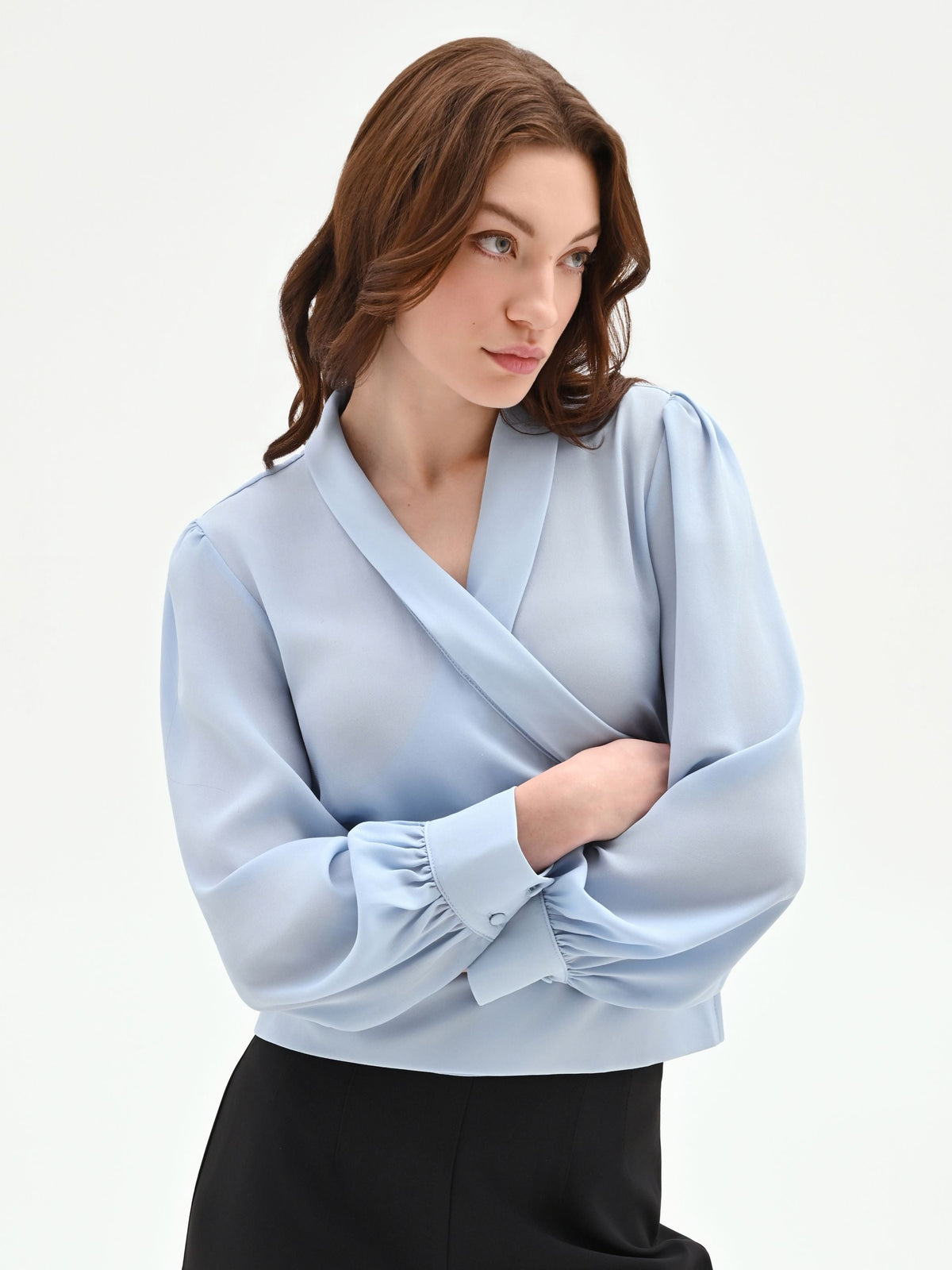 Blusa cielo azzurro con incrocio a portafoglio