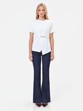 T-shirt panna bianco con drappeggio e strass