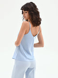 Top in raso cielo azzurro con scollo a V