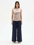 Blusa tortora beige in raso con drappeggio