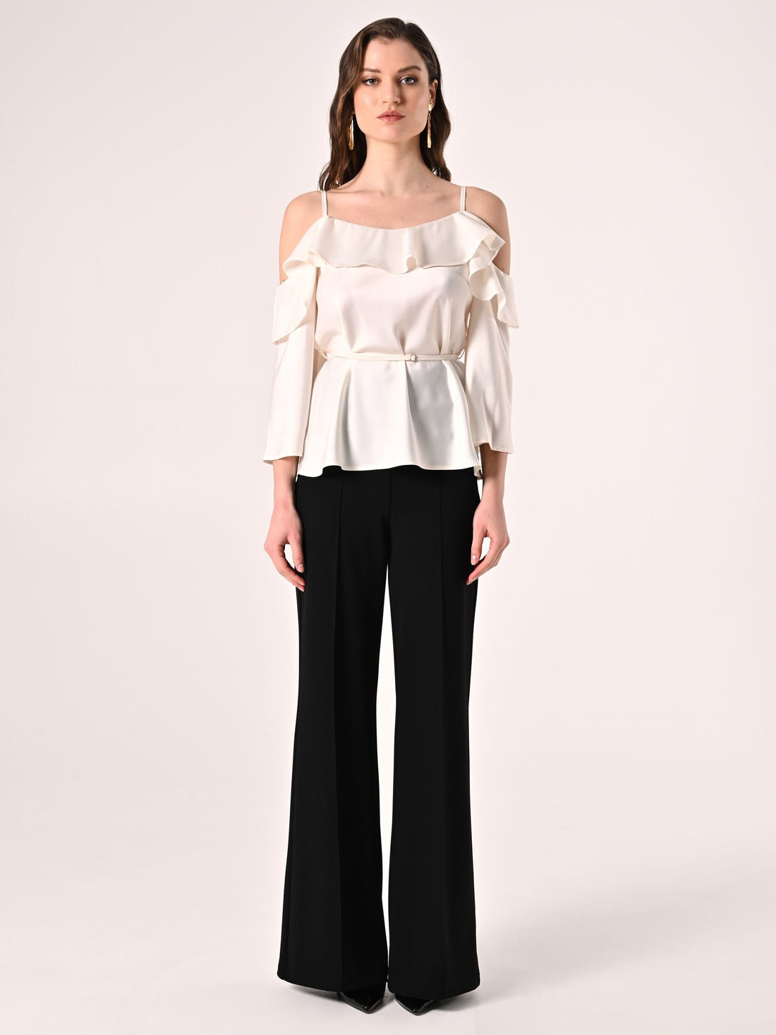 Blusa Bianca con Cintura Sottile