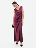 Abito lungo bordeaux con drappeggio asimmetrico