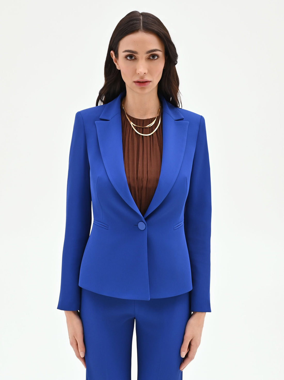 Giacca blu cina dalla linea sciancrata