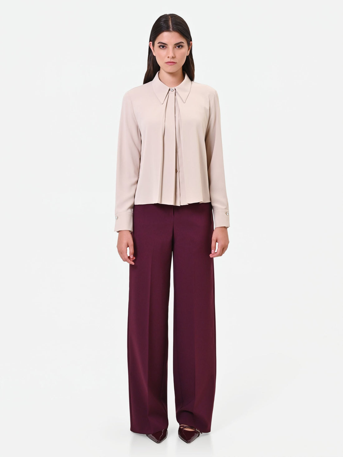 Camicia tortora beige in georgette con pieghe sovrapposte