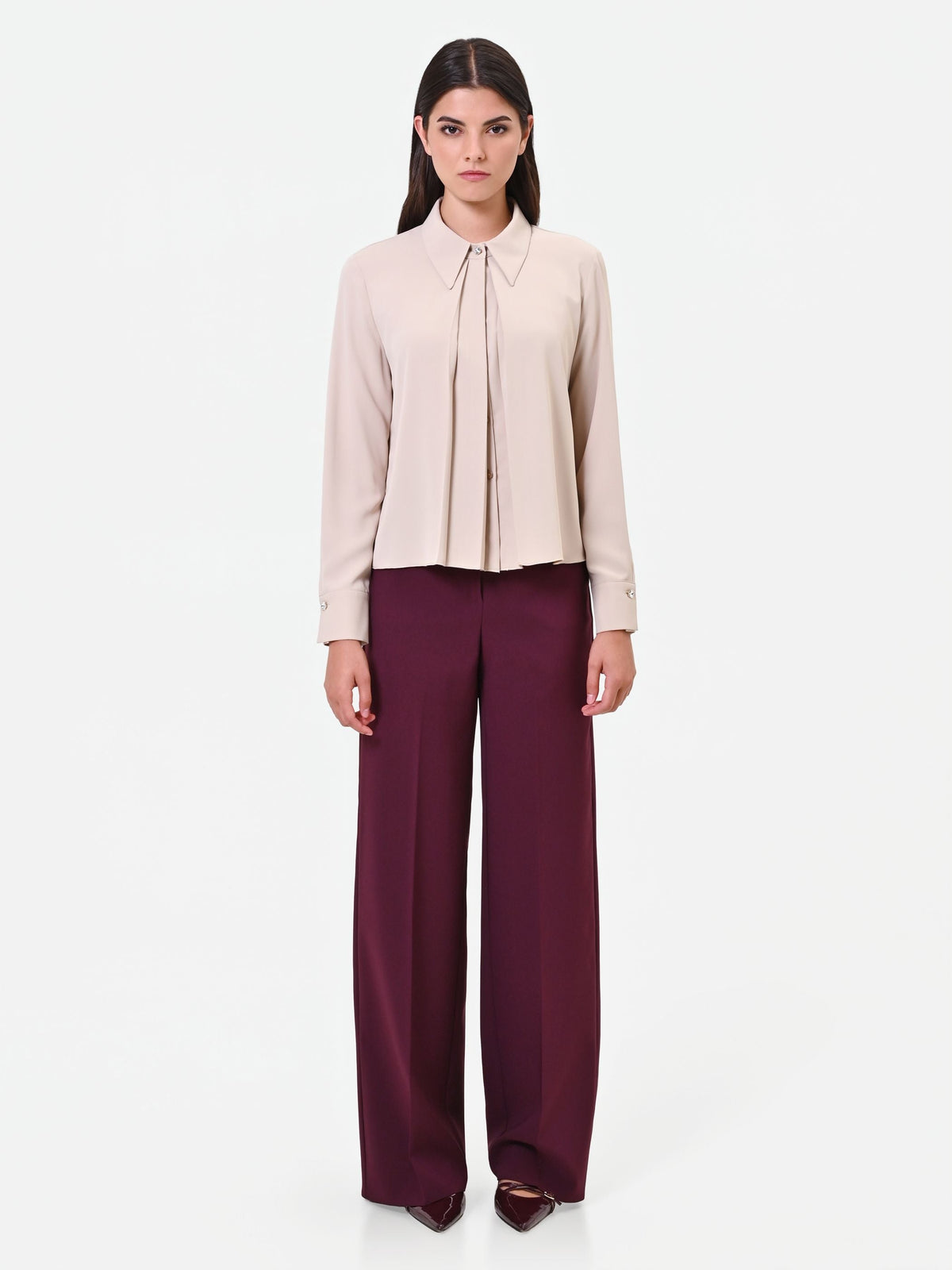 Camicia tortora beige in georgette con pieghe sovrapposte