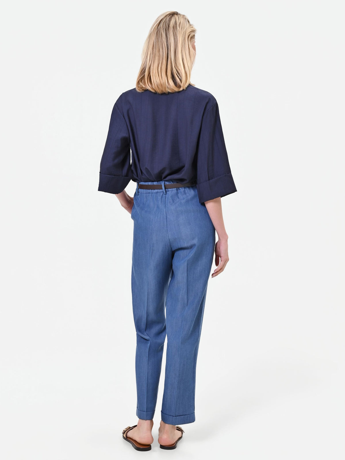 Pantalone blu in lyocell con pinces