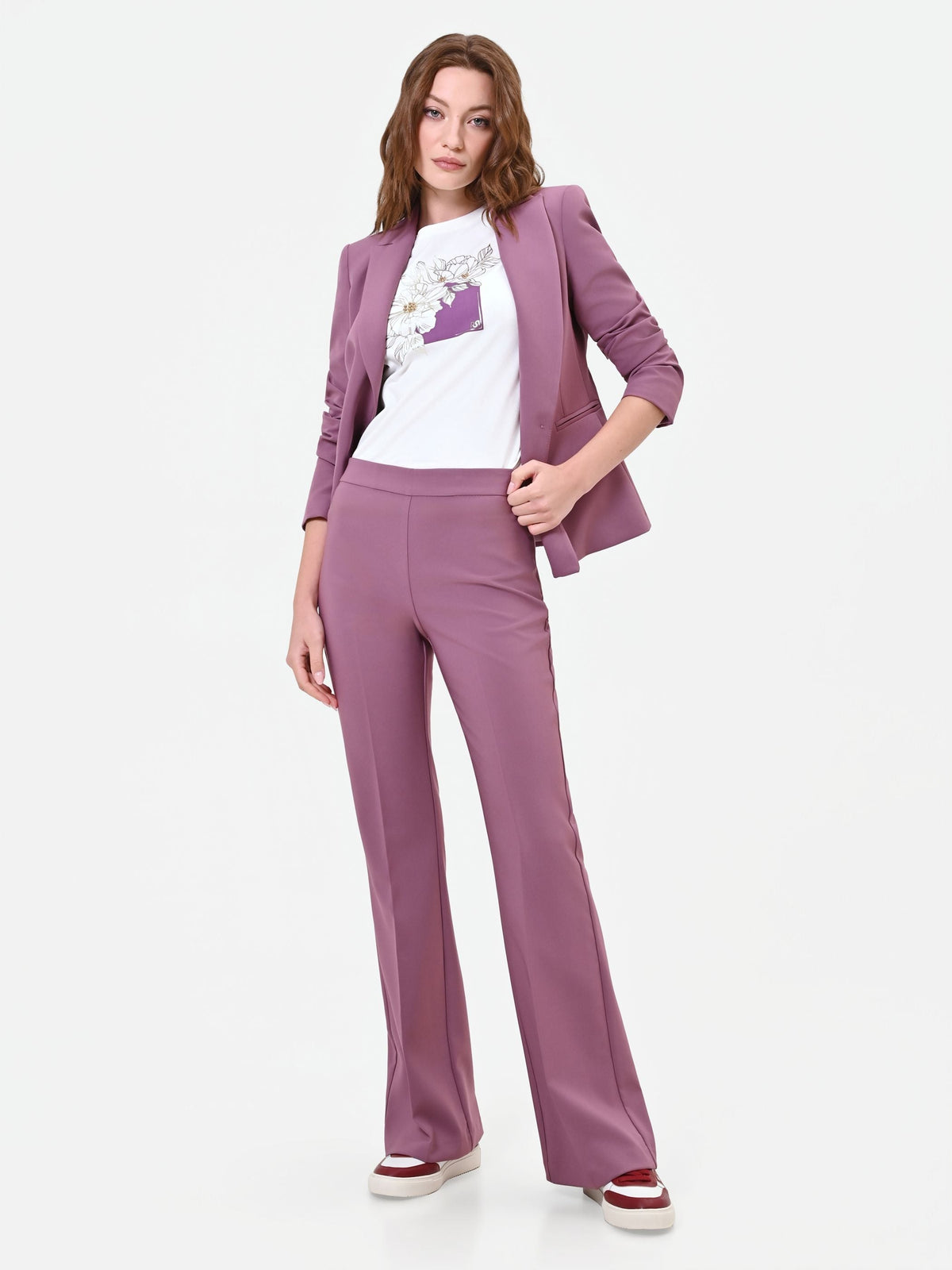 Pantalone bootcut rosa antico con piega stirata