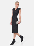 Abito tubino nero con drappeggio in tessuto jacquard