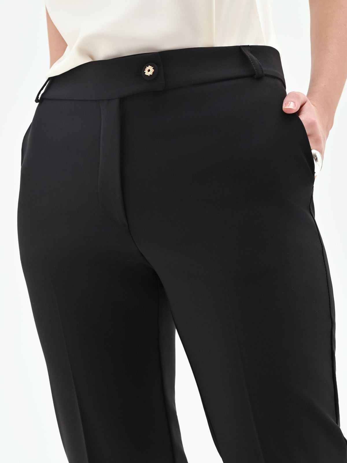 Pantalone slim nero scuro a vita alta
