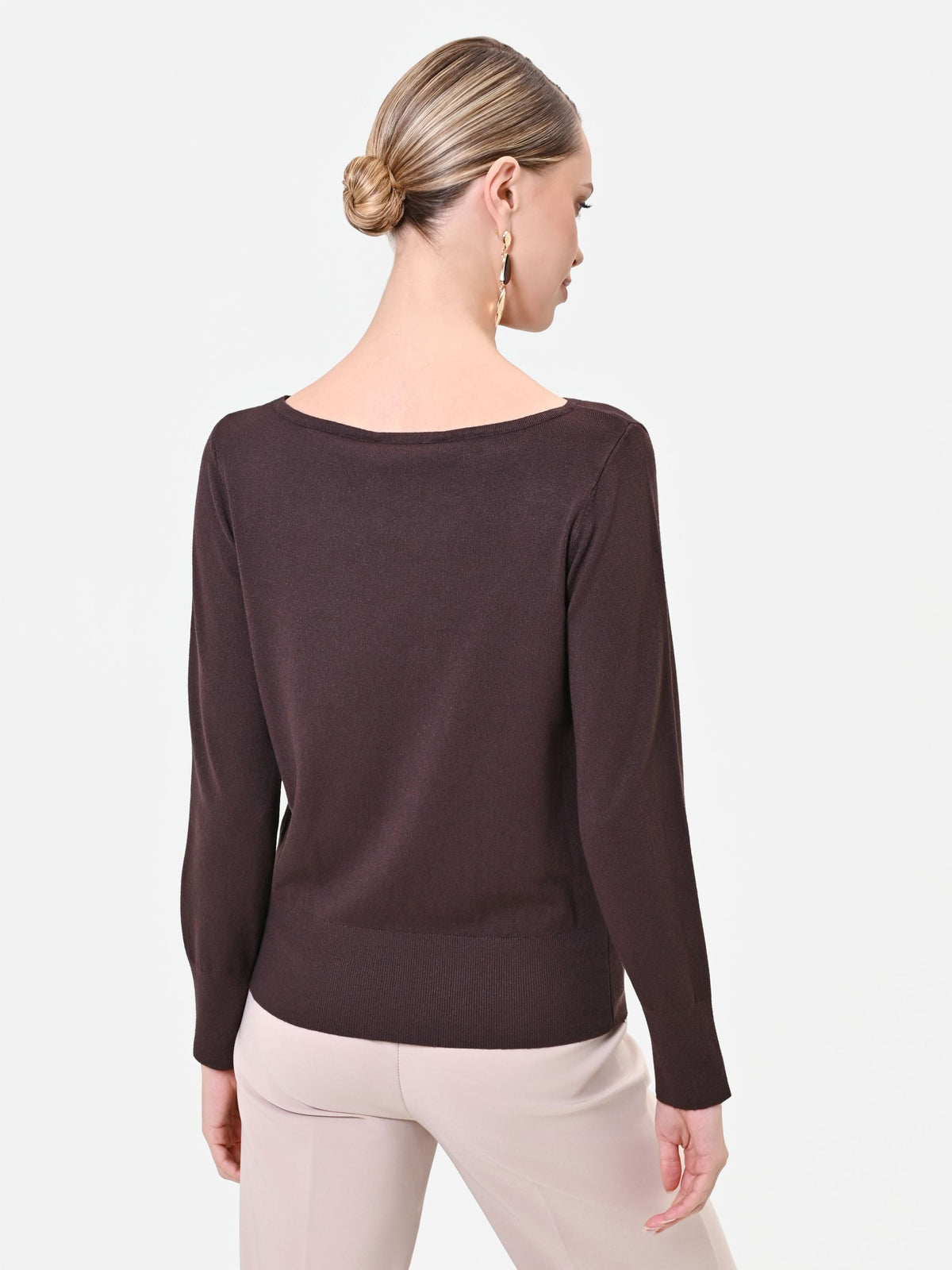 Maglia scollo a barchetta moro marrone in misto viscosa