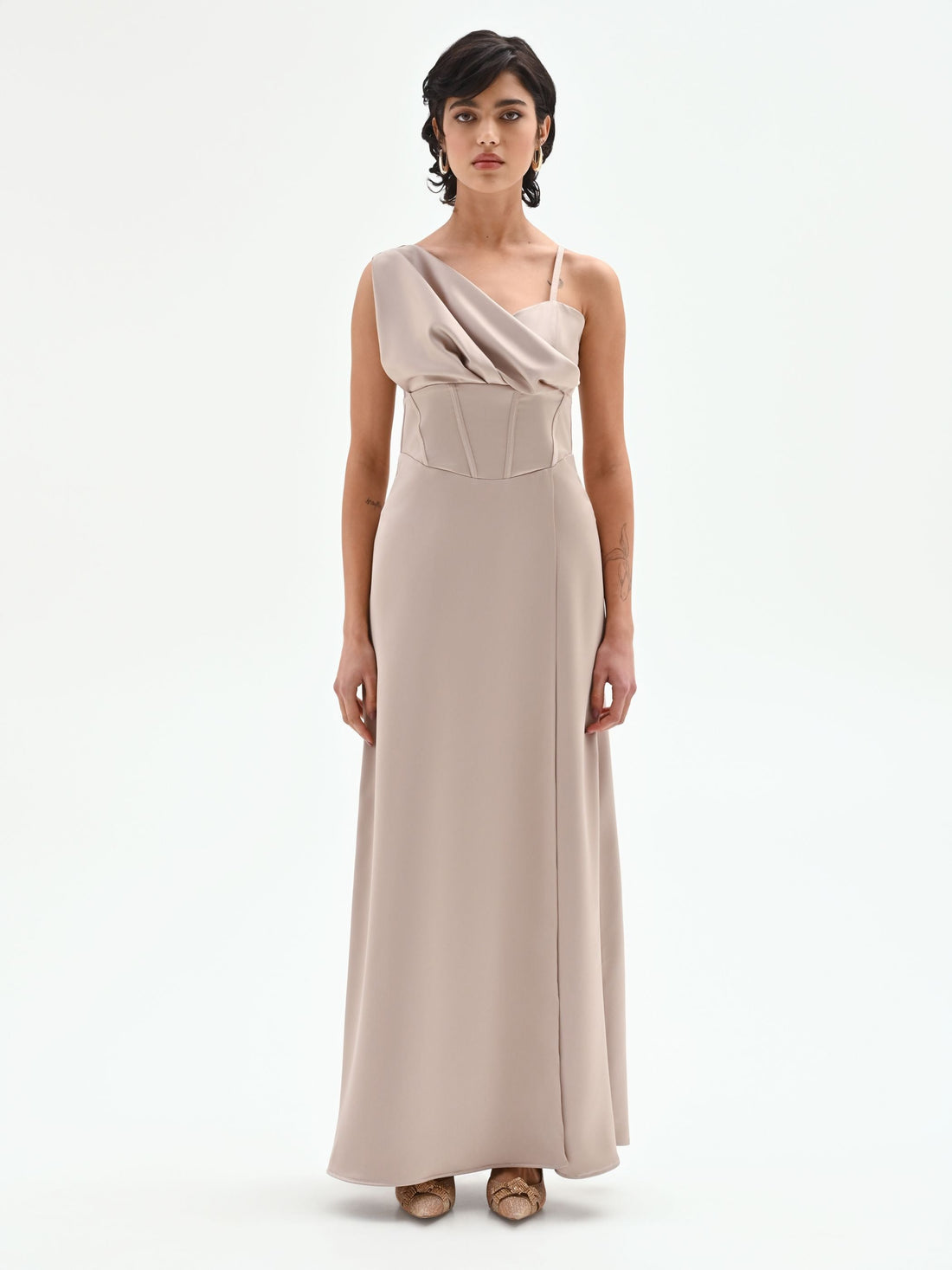 Abito lungo in raso tortora beige con corpetto
