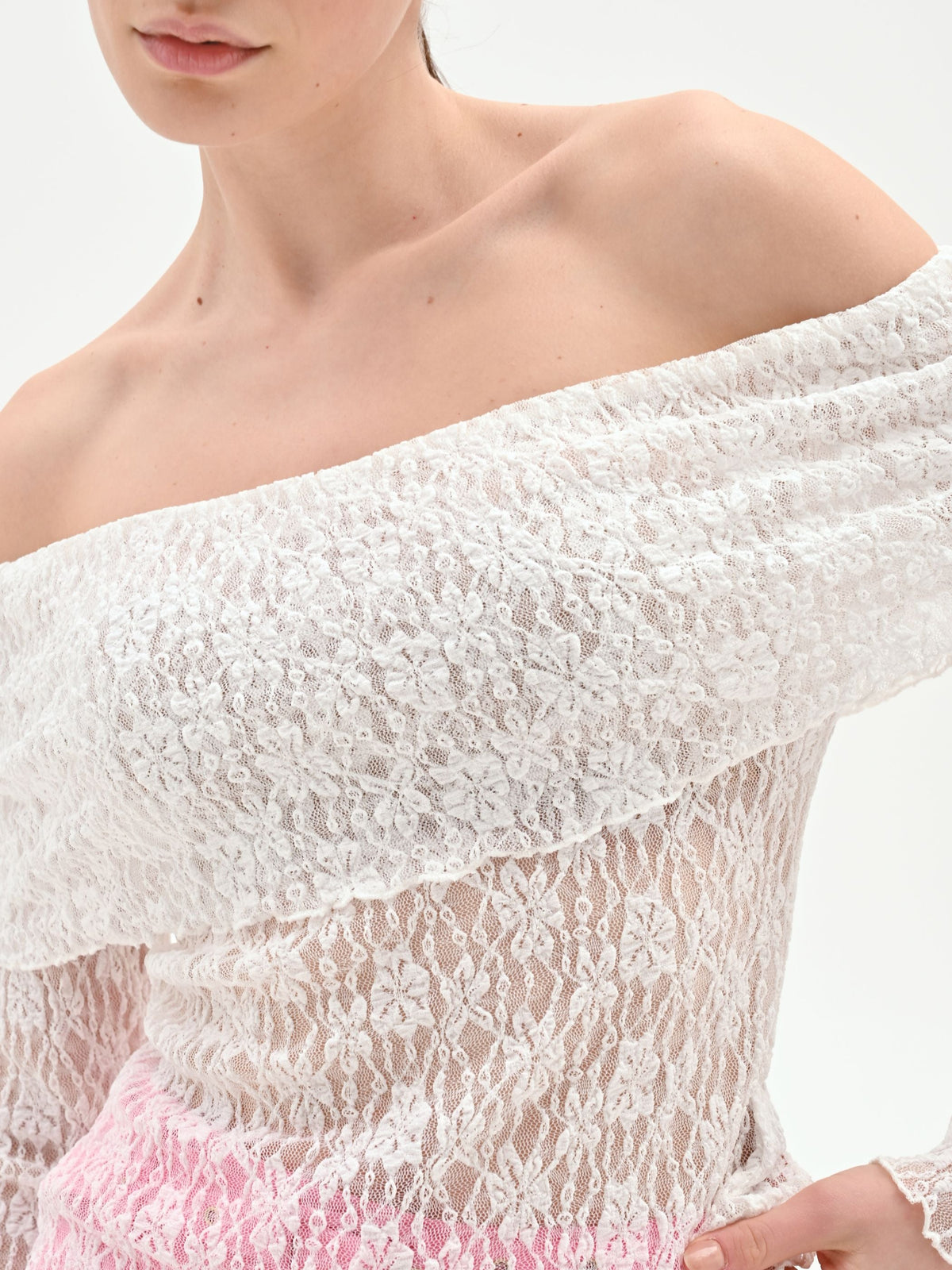 Blusa in pizzo panna bianco con spalle scoperte