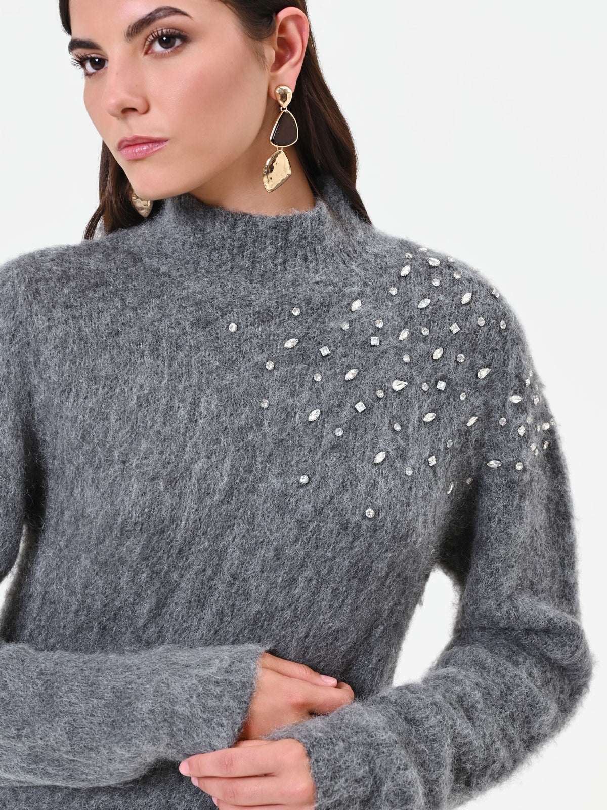 Maglia grigia in mohair con applicazione gioiello Giorgia Palmas X Rinascimento