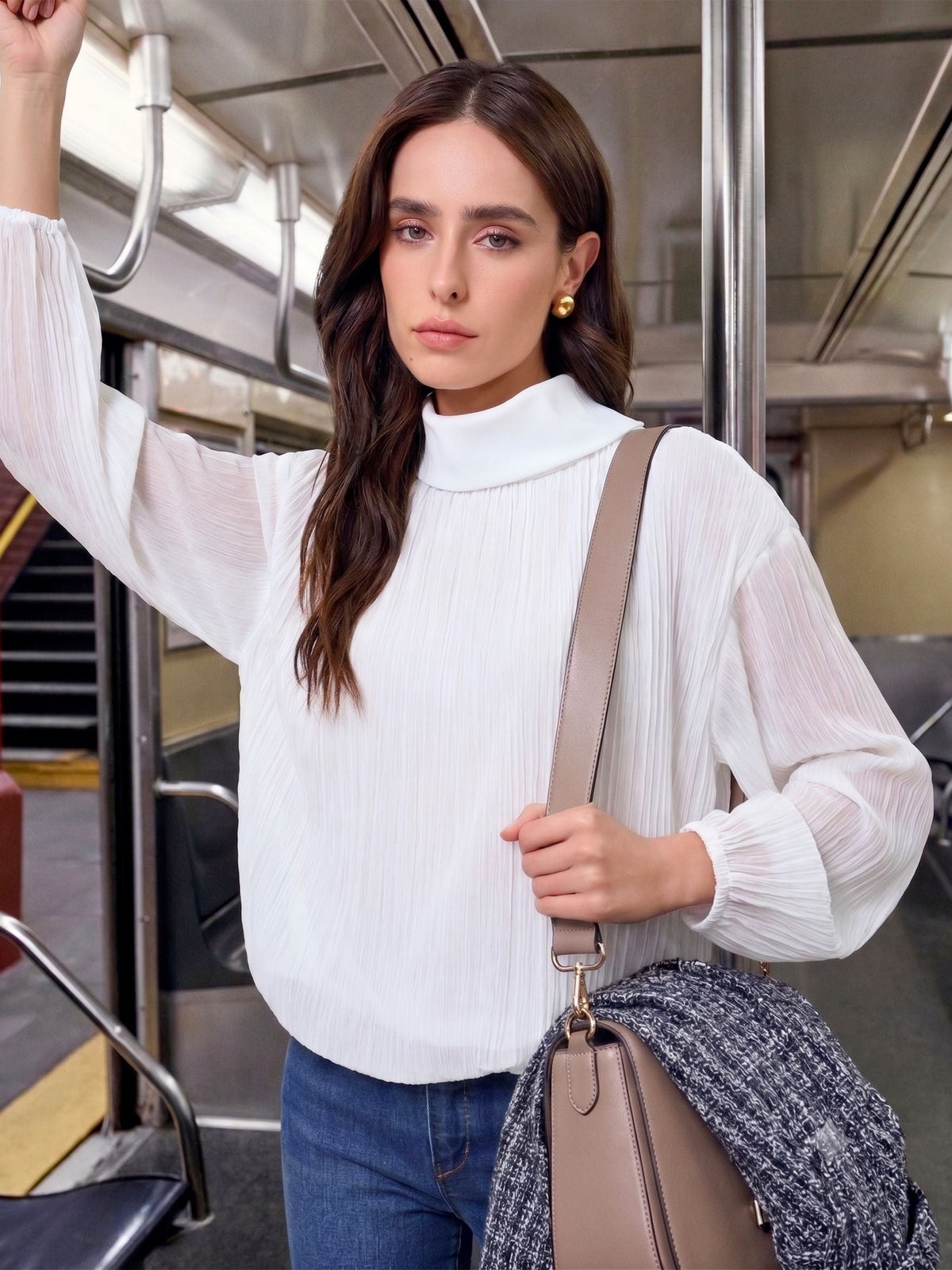 Blusa panna a maniche lunghe con plissettatura
