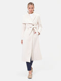 Cappotto bianco panna con collo a scialle e cintura in velour