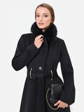 Cappotto nero in velaur con collo effetto pelliccia