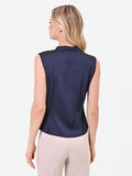 Top in raso blu navy con scollo incrociato