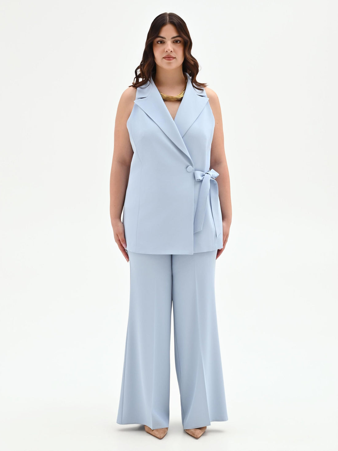 Gilet Curvy cielo azzurro con chiusura a nastro