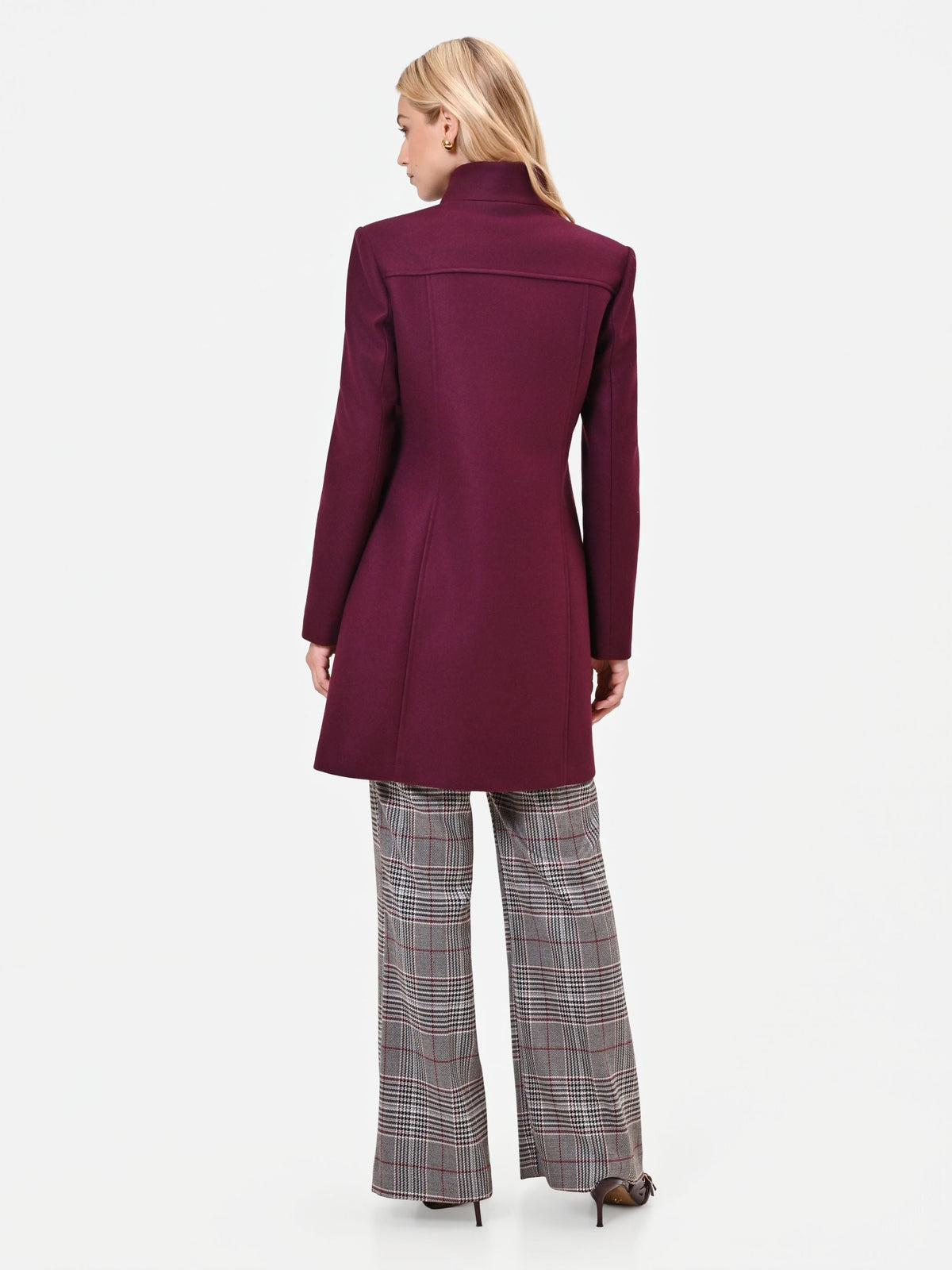Cappotto bordeaux rosso con collo in piedi