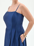 Abito curvy lungo in raso blu brillante