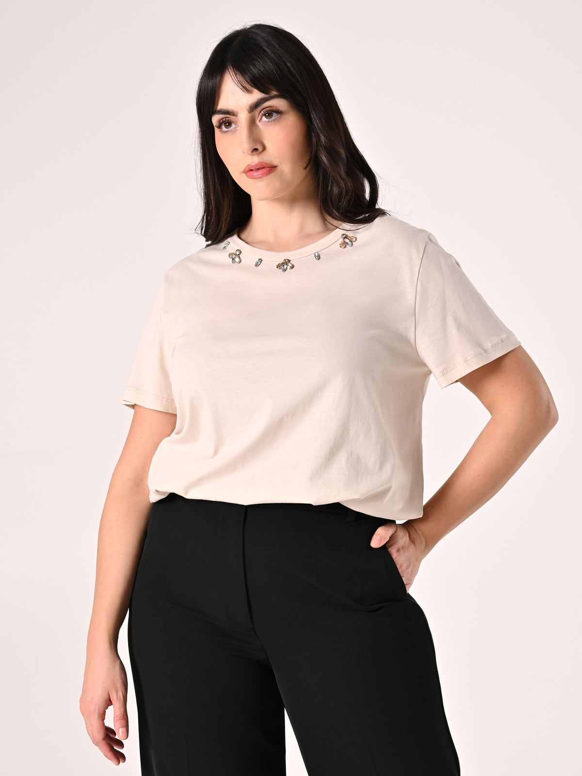 T-Shirt Curvy Beige con Pietre