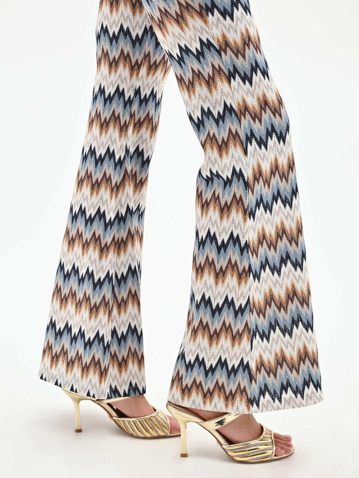 Pantalone azzurro con motivo chevron