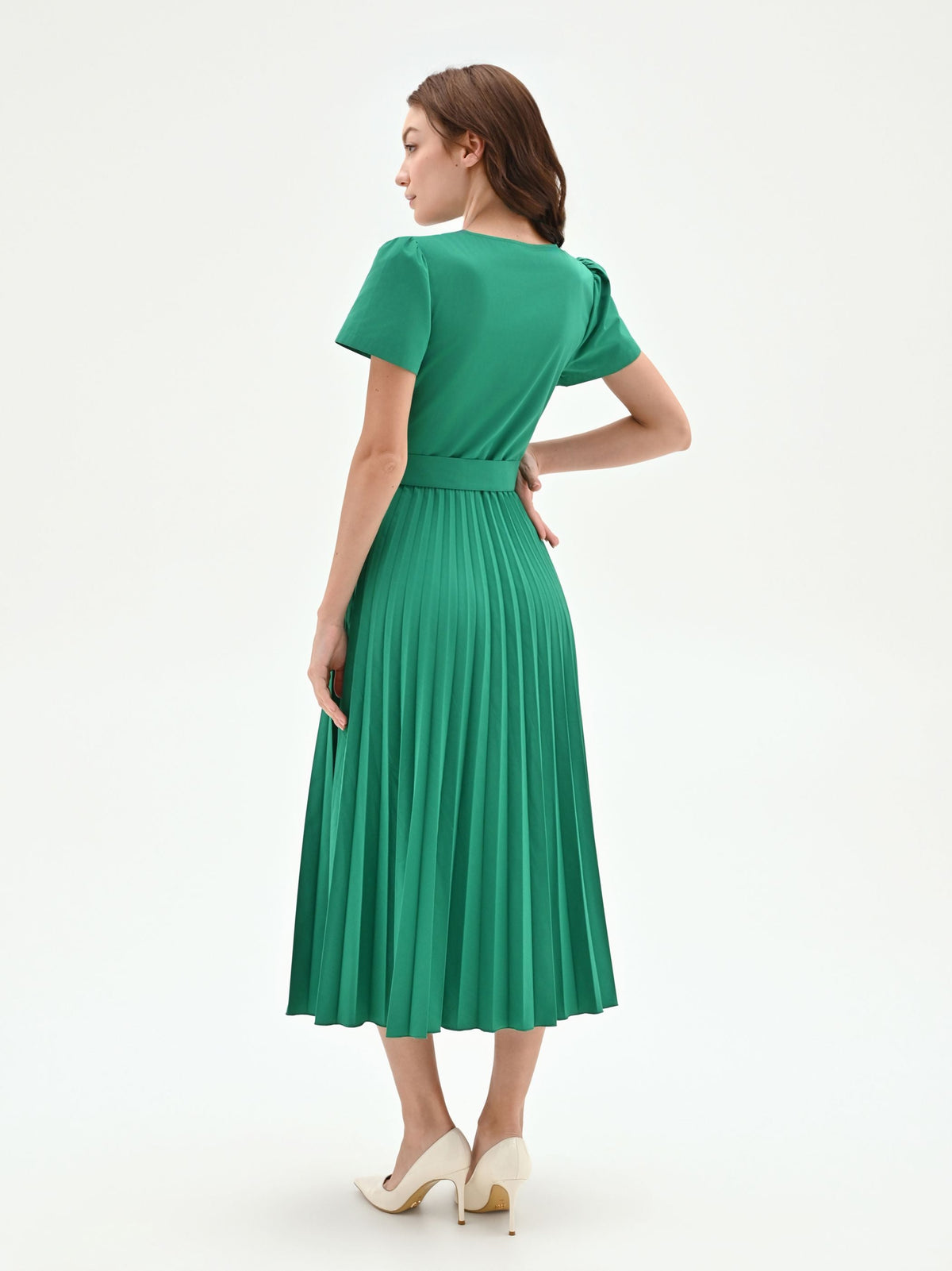 Abito midi verde con gonna plissé