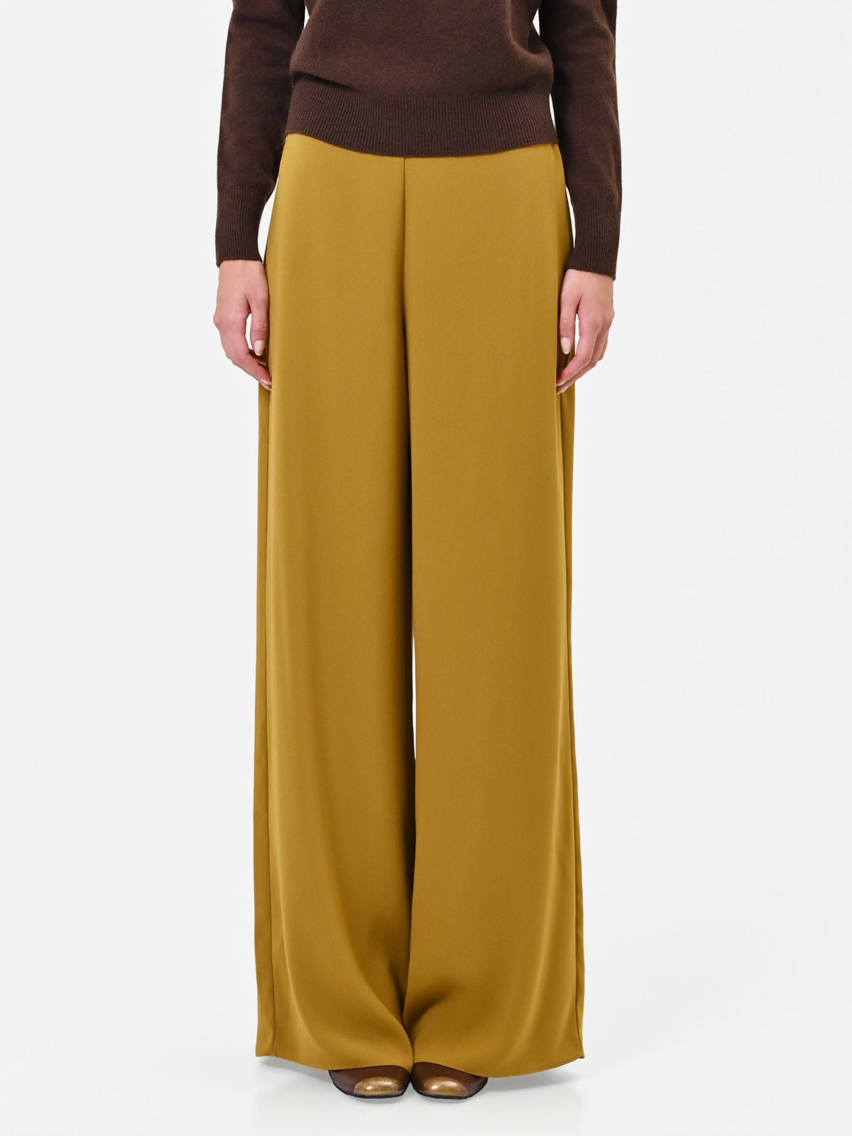Pantalone fluido verde olio a palazzo