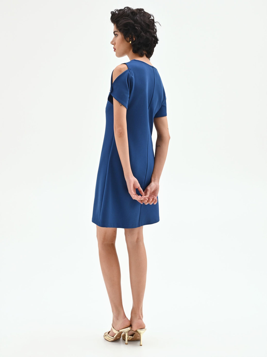 Abito corto blu brillante con dettaglio cut-out