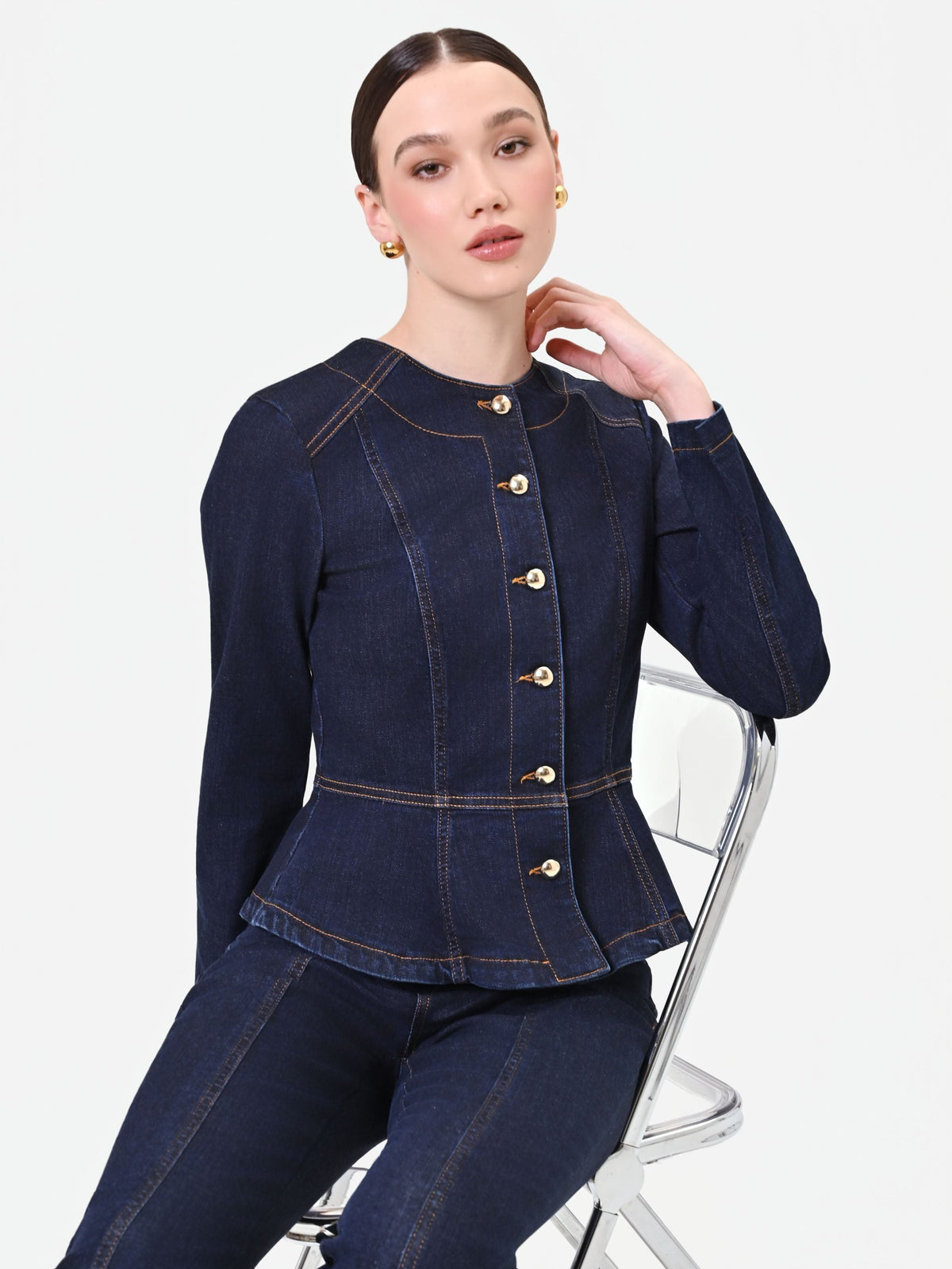 Giacca in denim blu navy con baschina