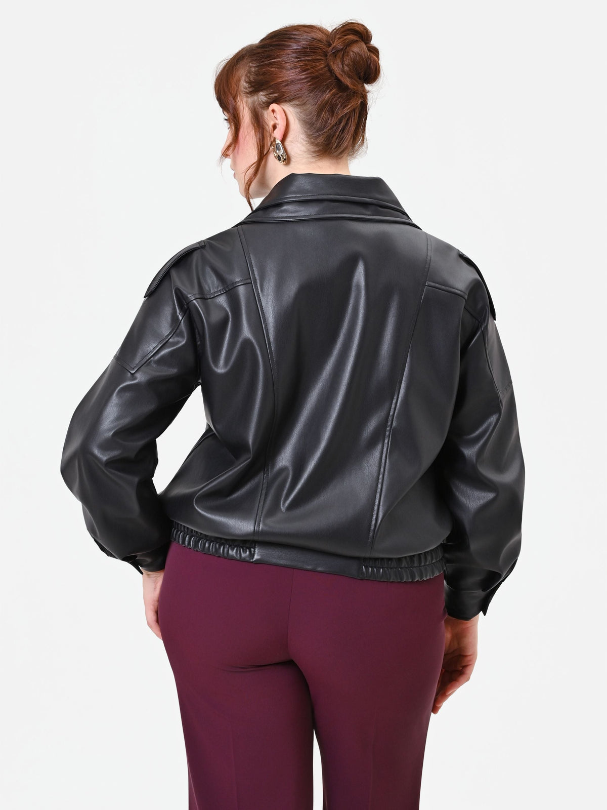Giacca Curvy  in similpelle nera con chiusura asimmetrica