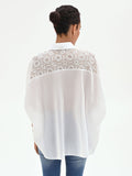 Camicia bianca e inserti in pizzo in cotone