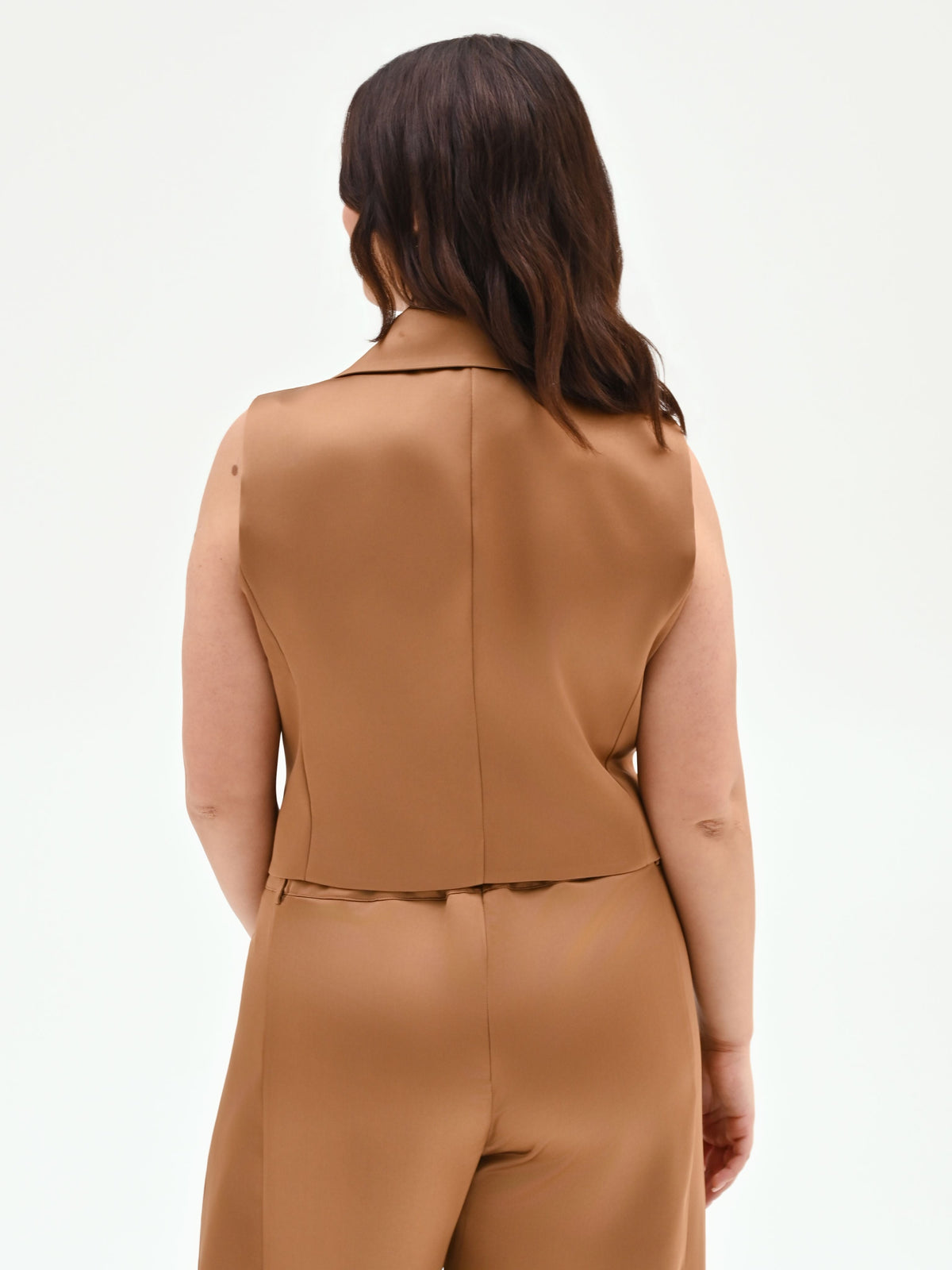 Gilet curvy marrone bronzo in raso con rever