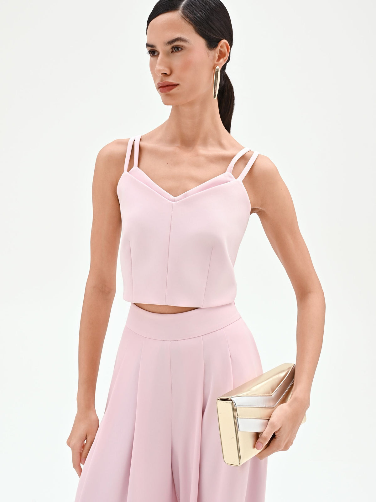 Top corto rosa pastello con doppie spalline