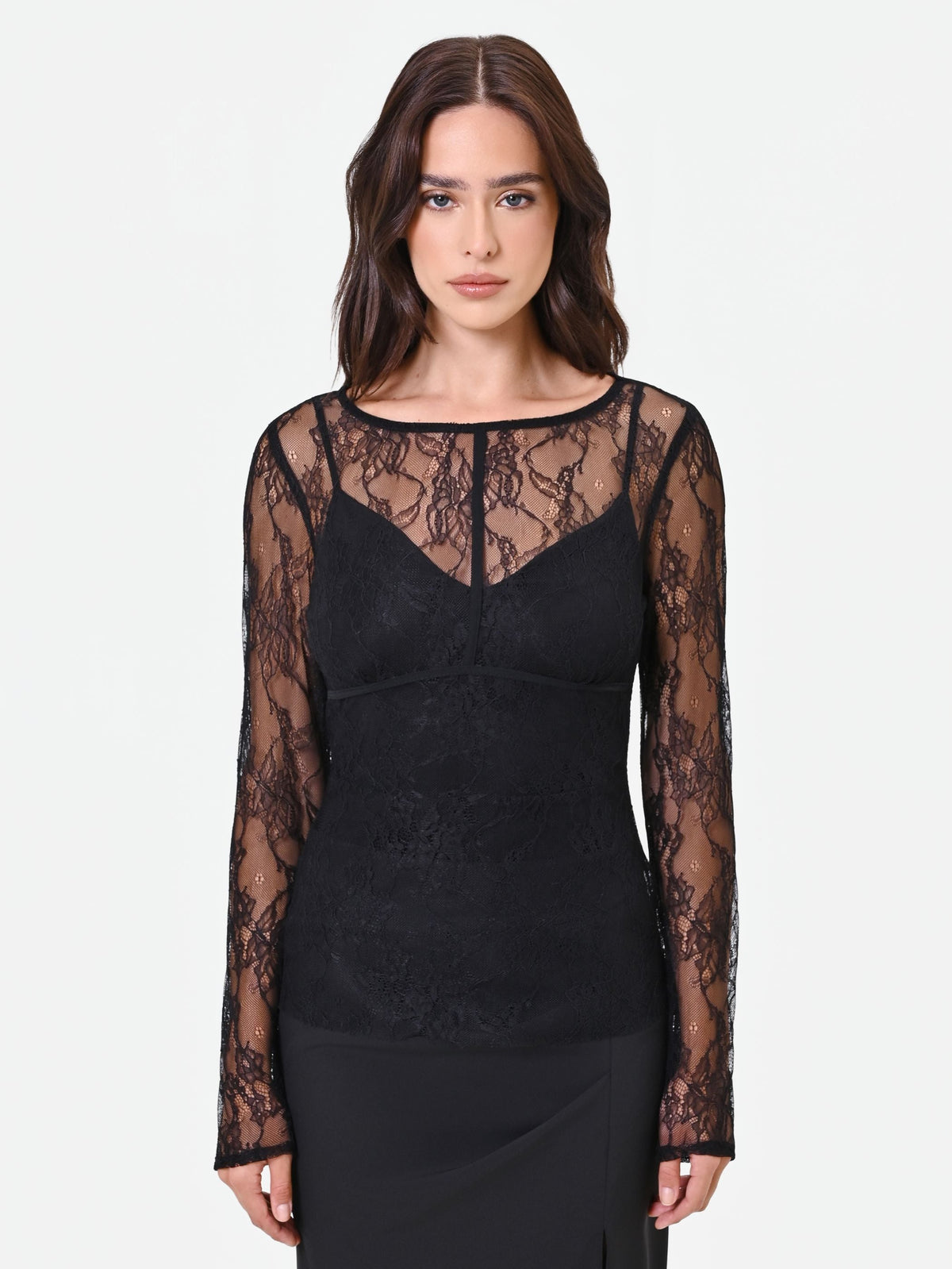 Blusa nera in pizzo con fodera a cuore