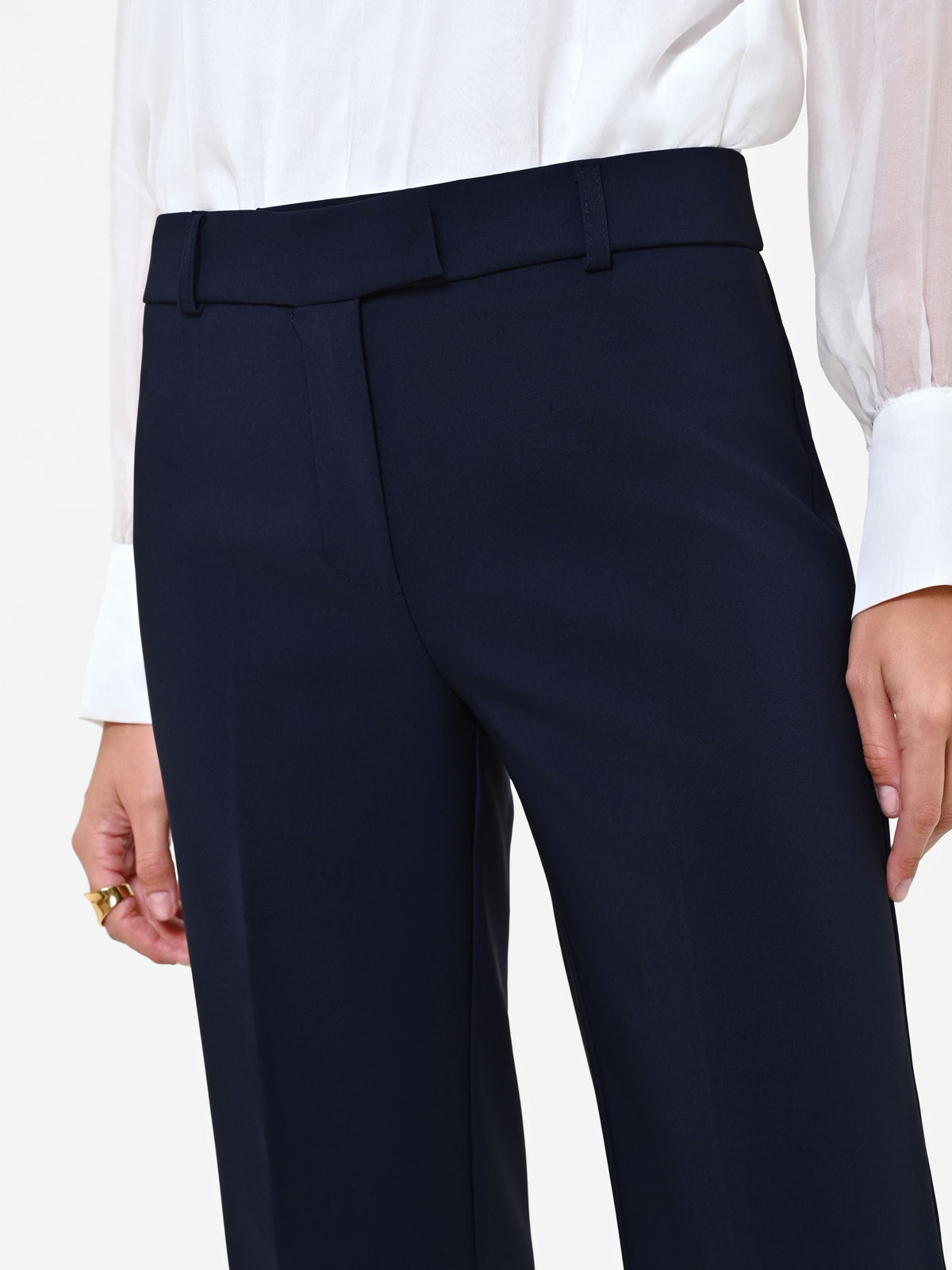 Pantalone Studio blu navy con piega stirata