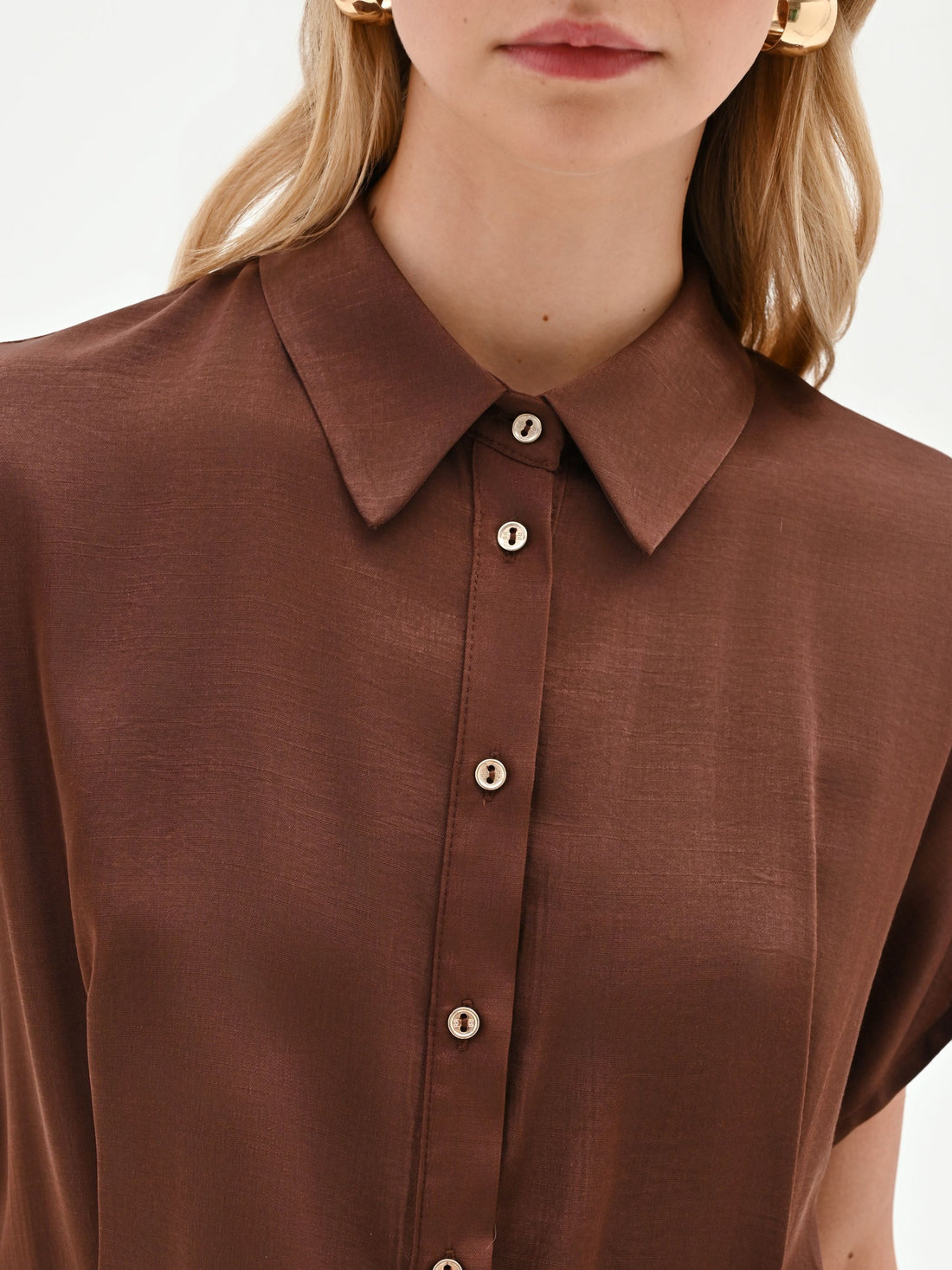 Camicia corta in raso color cioccolato