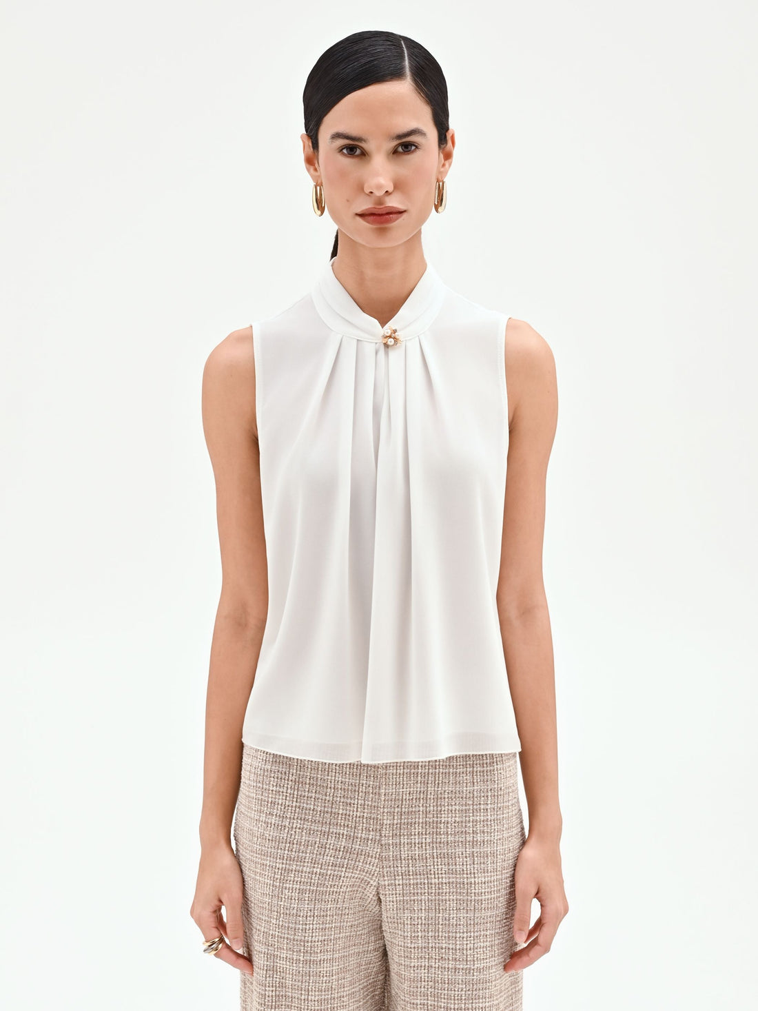 Top panna in georgette con collo arricciato