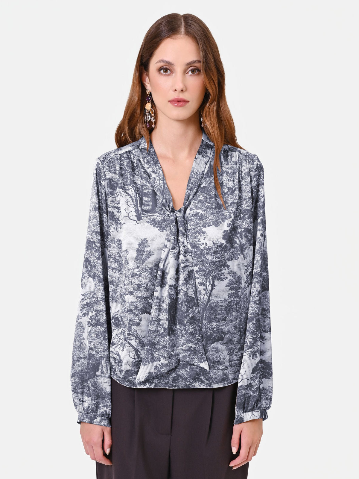 Blusa toile de jouy con fiocco al collo