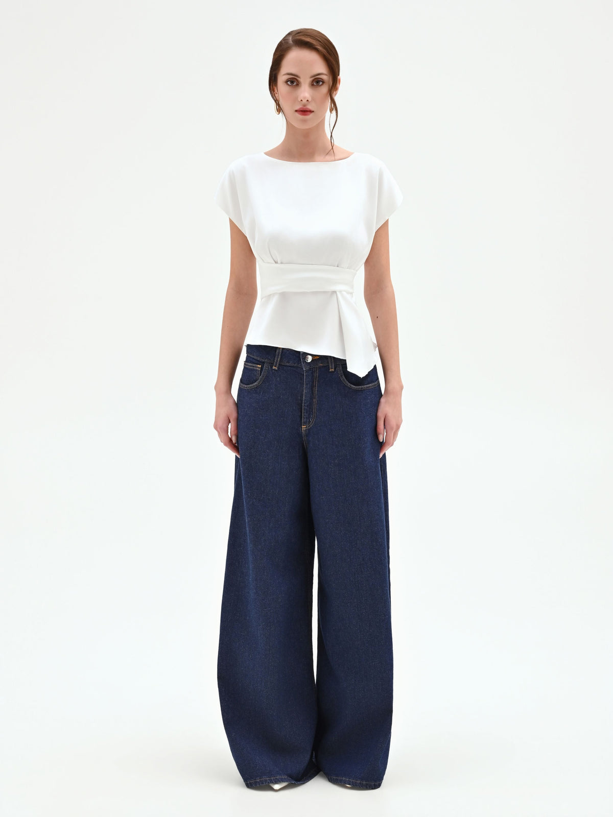 Blusa panna bianco con fusciacca in vita