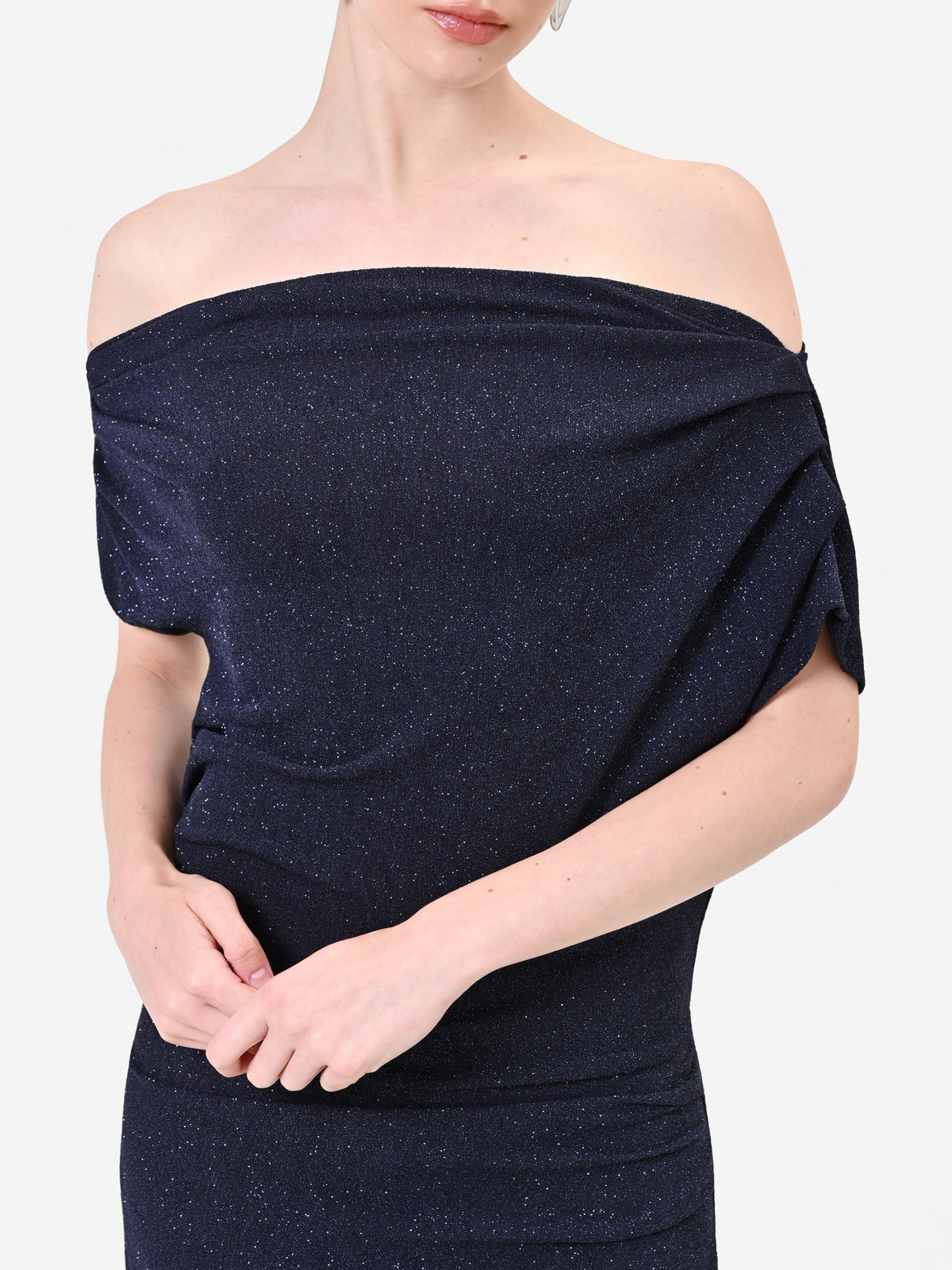 Abito lungo blu navy glitter con scollo drappeggiato