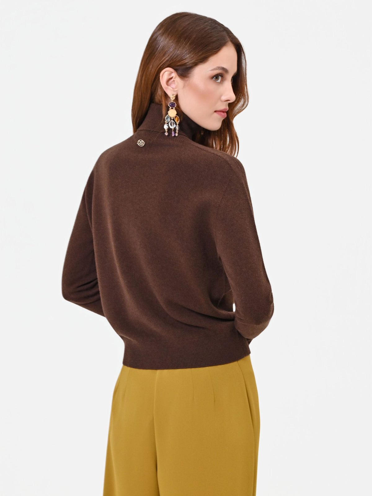 Maglia dolcevita marrone moro con bordi a costine