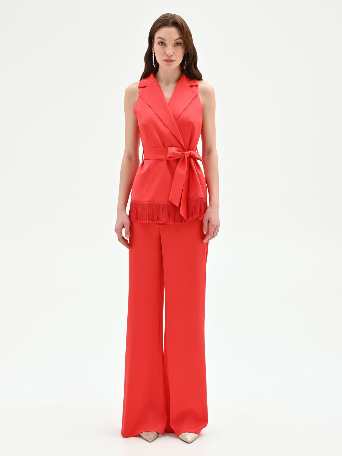 Gilet in raso rosso fragola con frange