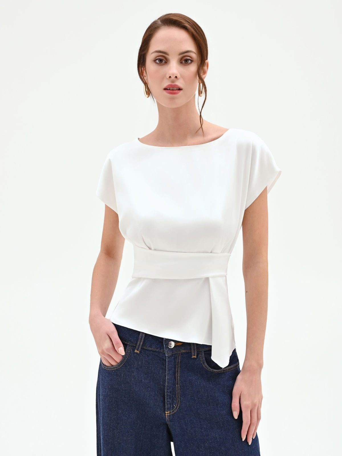 Blusa panna bianco con fusciacca in vita